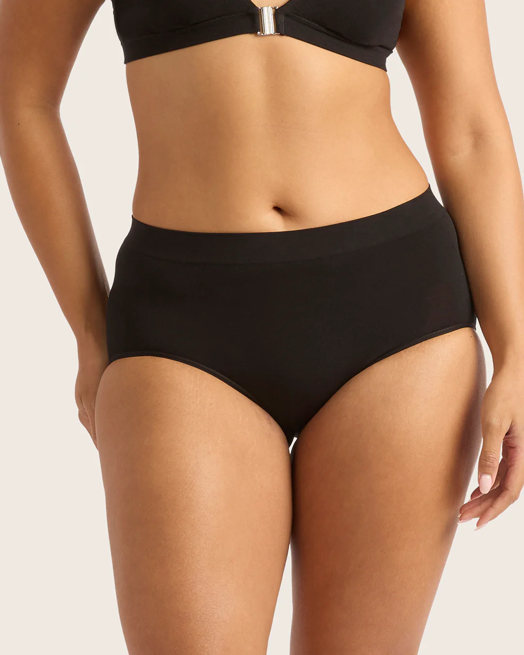 LYOLYTE Full Low Leg Briefs - Black - Image 7