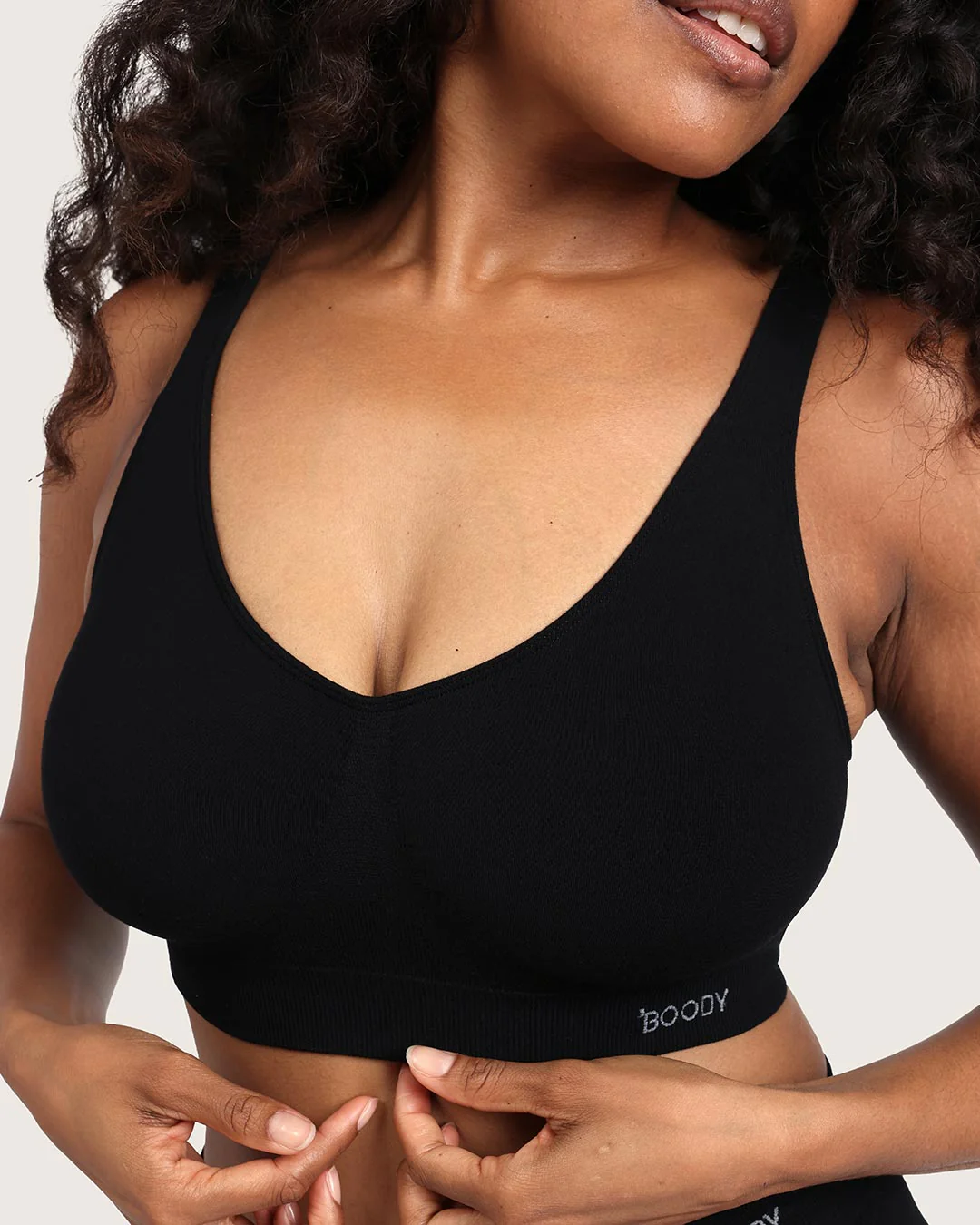 Seamfree Padded Crop Bra - Black - Image 10